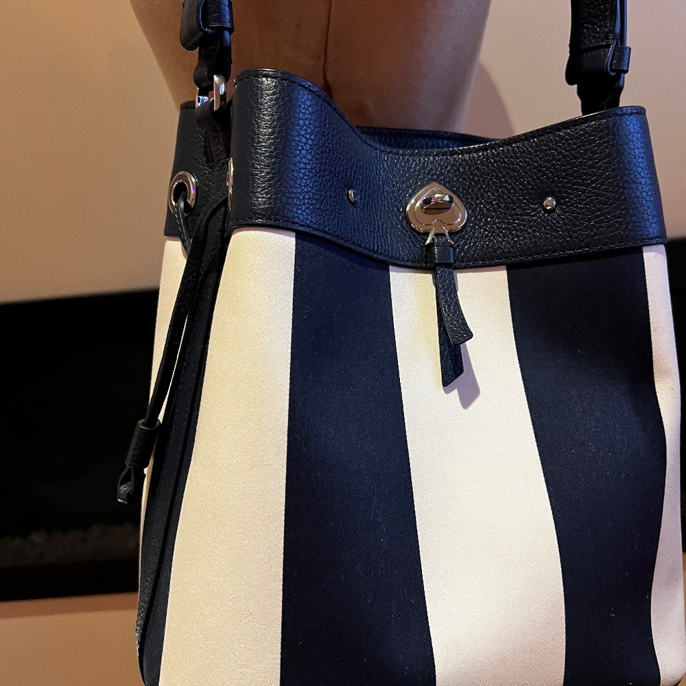 Kate Spade Black and Cream Crossbody Bag - Picture 2 of 8